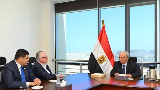 بتكلفة مليار دولار.. تفاصيل بر...