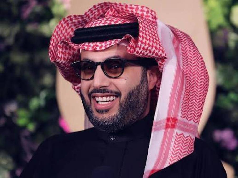 تركي آل الشيخ يعلن إقامة نزال تاريخي يجمع فيوري وجوشوا