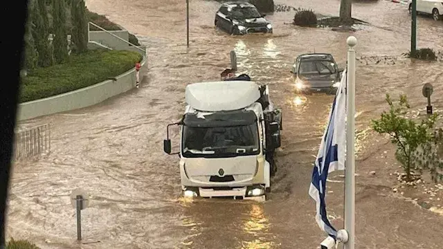 إسرائيل.. تحذير أصفر من فيضانا...