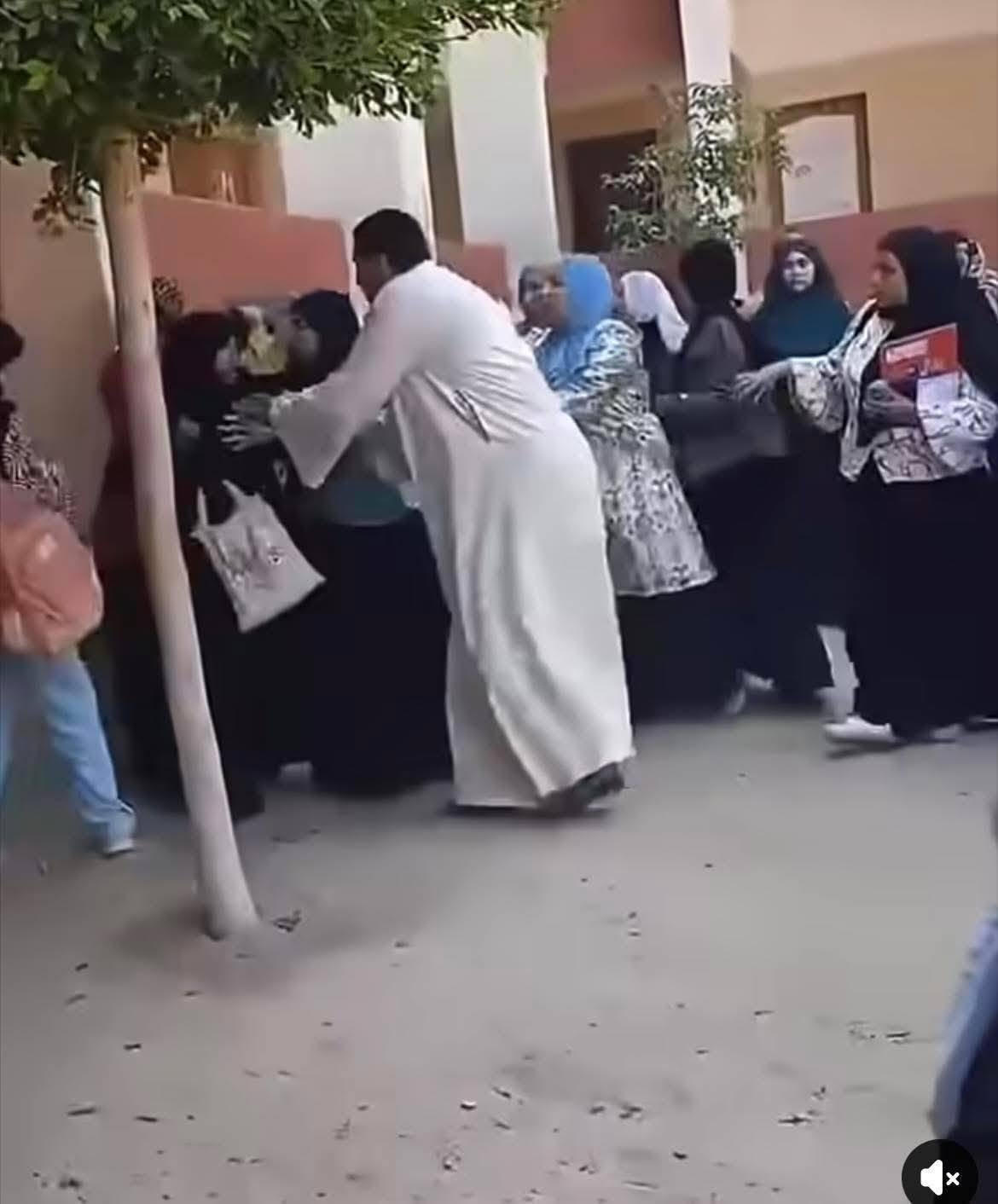 التعليم توضح تفاصيل المشاجرة أ...