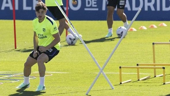 قبل ديربي مدريد.. جوليان ألفار...