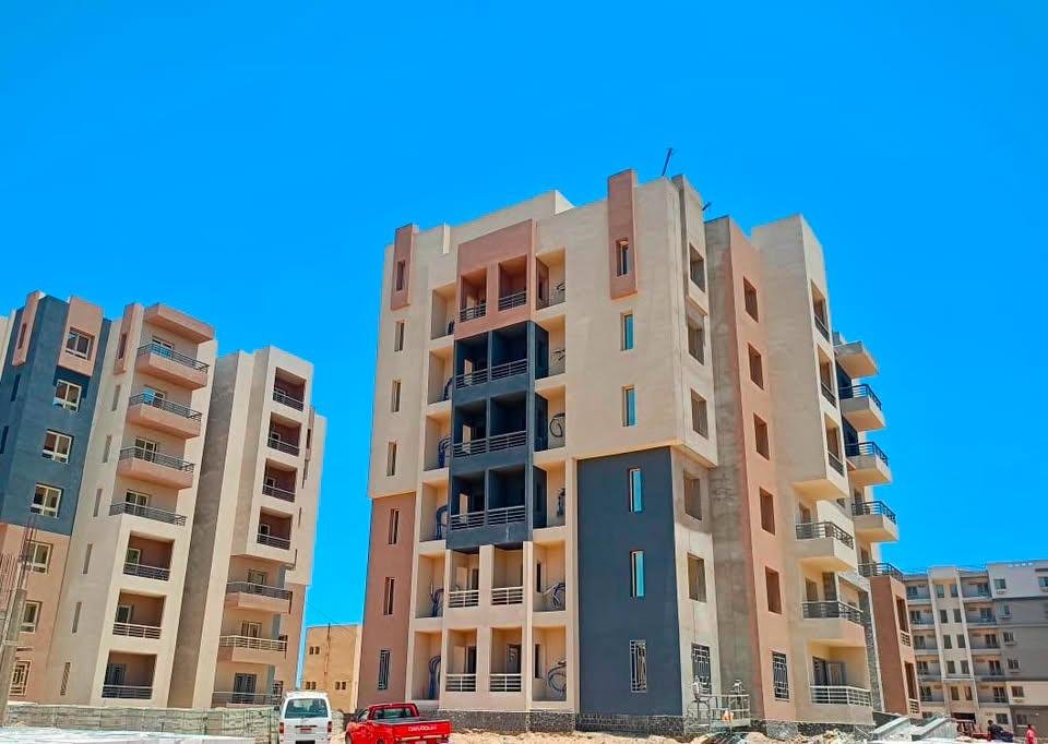 وزيرة الإسكان تتابع معدلات تنف...