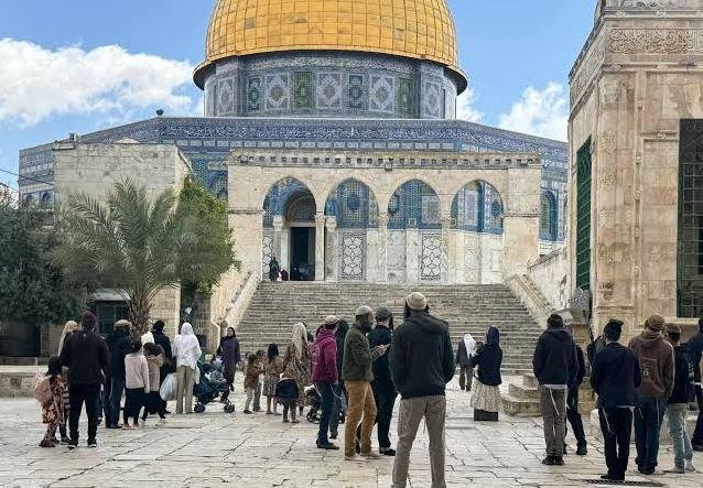 محافظة القدس: 992 مستوطنا يقتح...