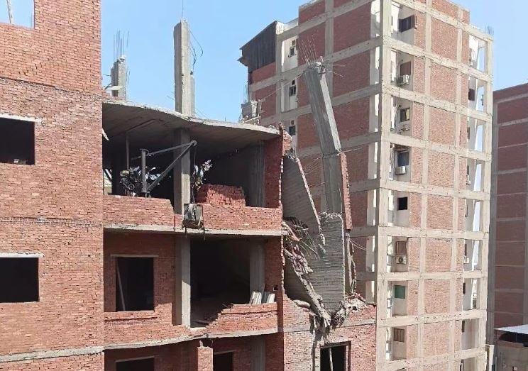 مصرع عامل وإصابة اثنين آخرين إ...