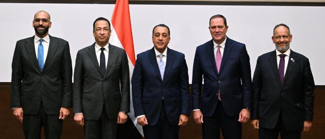 رئيس الوزراء يشهد توقيع خطاب ن...