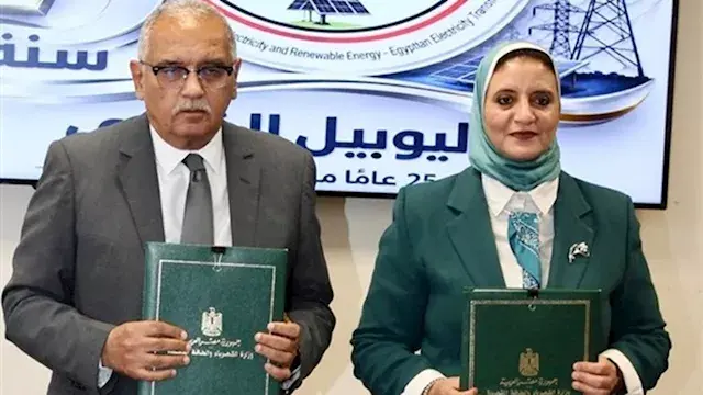 نقل الكهرباء توقع عقد إنشاء مح...