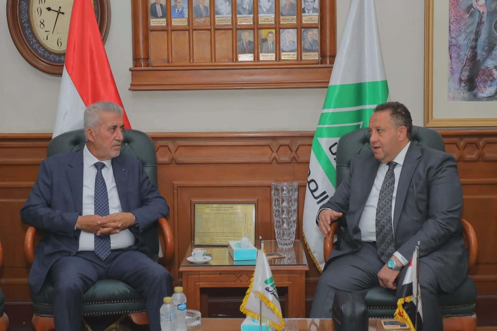 نقيب المهندسين يبحث تأهيل القط...