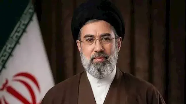 مستشار خامنئي ساخرا من ترامب: عالم السياسة ليس مثل أفلام "جاك سبارو"