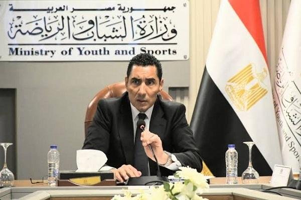 وزير الرياضة ينعى الطفل السباح...