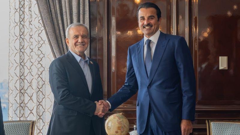 أمير قطر يلتقي رئيس إيران في موسكو.. ماذا بحث الجانبان؟