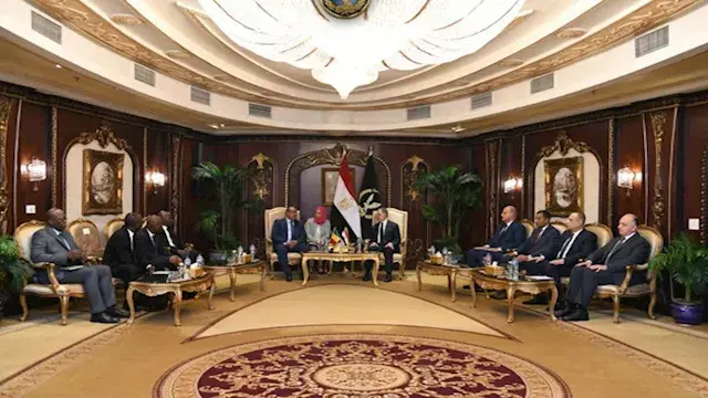 وزير الداخلية يبحث مع نظيره ال...