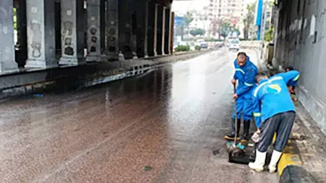 طوارئ وتحذيرات.. إجراءات عاجلة بالإسكندرية لمواجهة الأمطار- صور