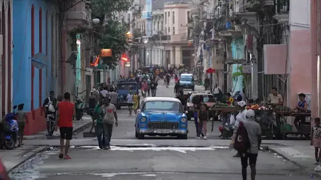 الحكومة الكوبية تشدد سيطرتها ع...
