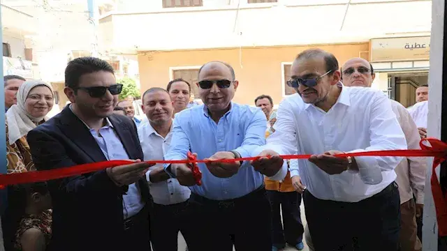17 شباكًا للخدمات.. محافظ المن...