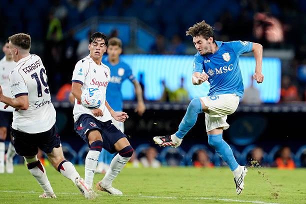 نابولي يهزم بولونيا بهدف لوبيتكـا في الدوري الإيطالي