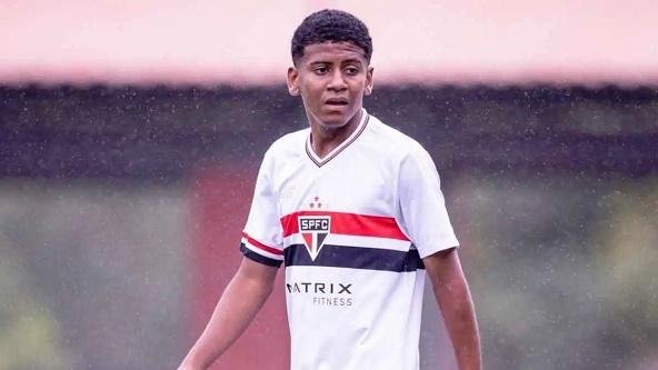 مأساة في البرازيل.. وفاة لاعب...
