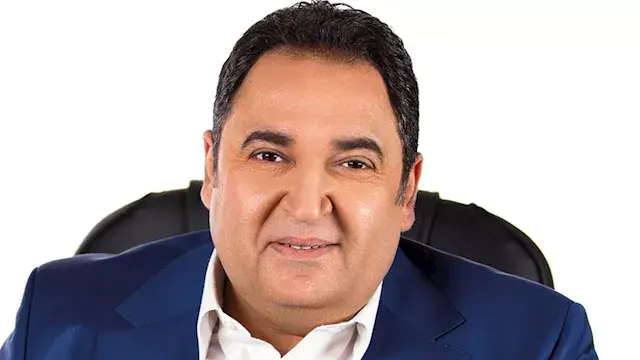 محمد علي خير: السوشيال ميديا و...
