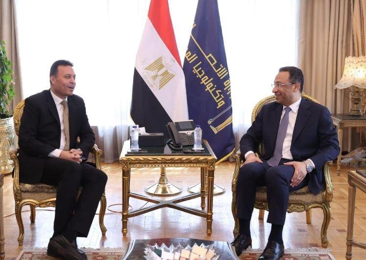 مناقشة توفير برمجيات المنظومة...