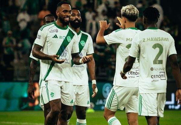 الأهلي السعودي يحتفل بالآسيوية...