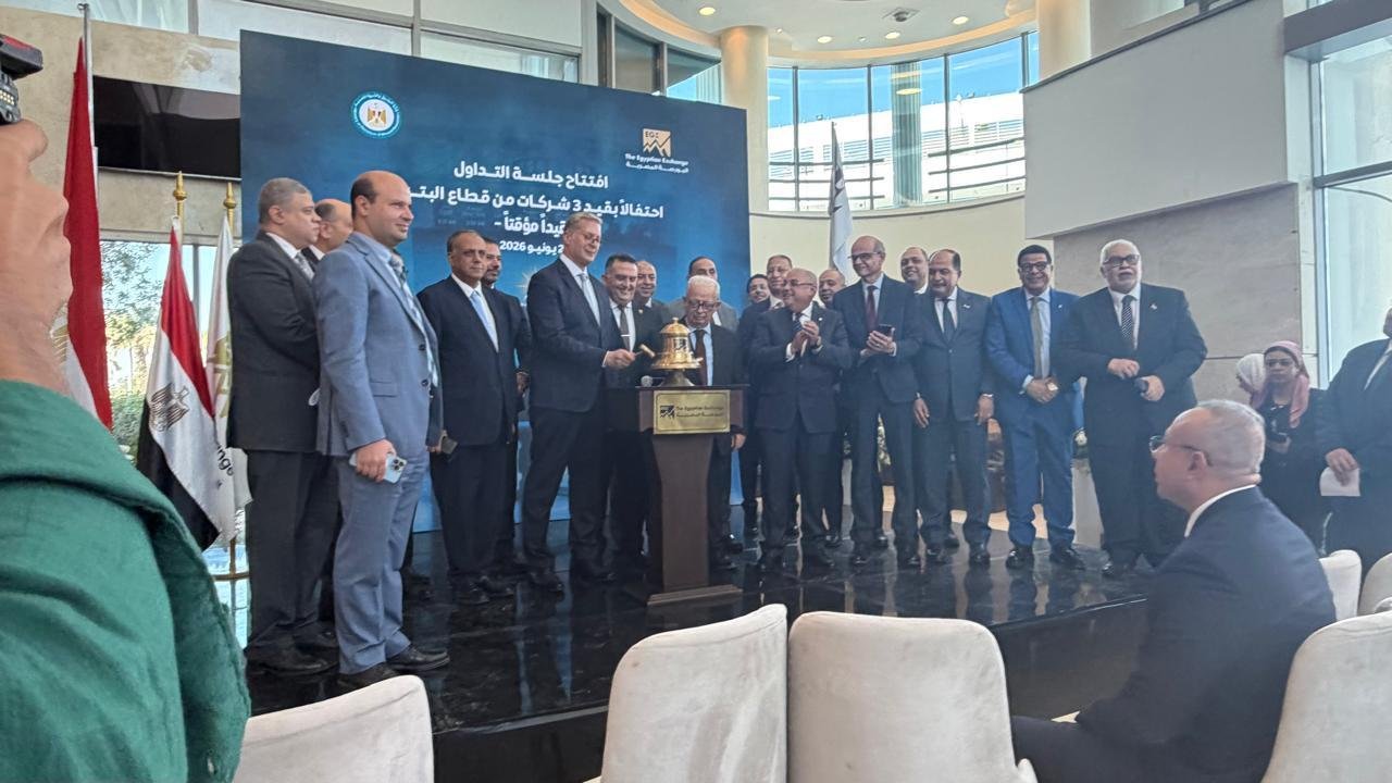 إسلام عزام: إعداد برامج تثقيفي...