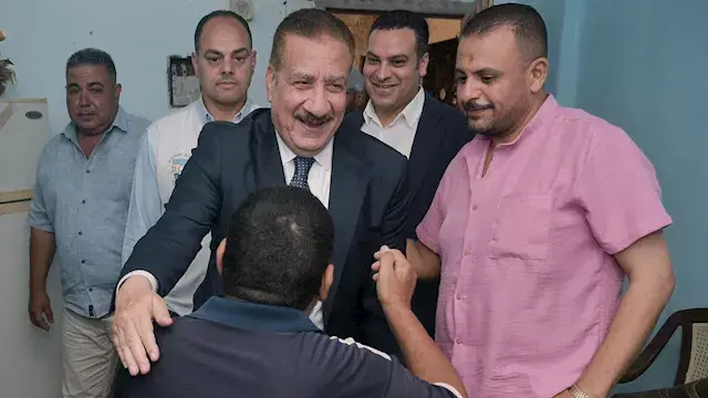 لم يستطع الذهاب إليه فزار بيته...