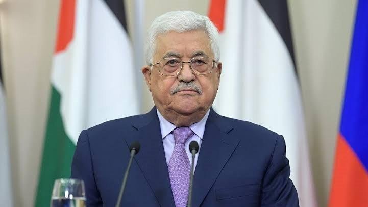 الرئيس محمود عباس ينعى سفير فل...