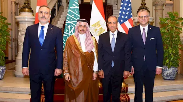 في القاهرة.. اجتماع مصري سعودي...