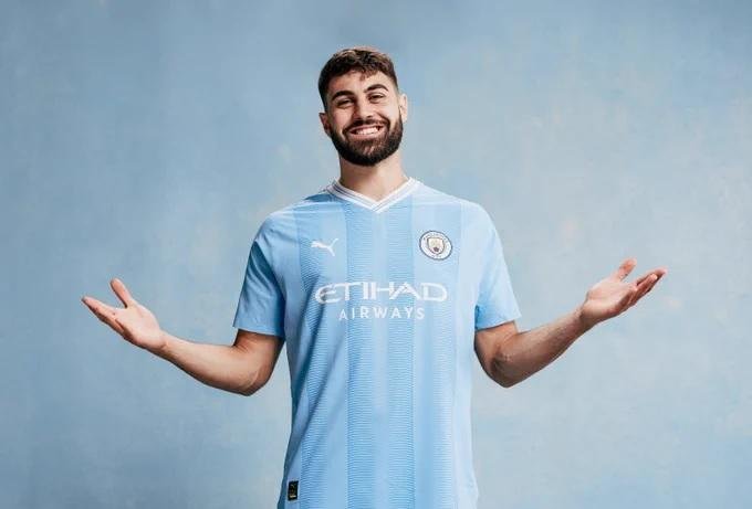 برشلونة يراقب جفارديول وسط غمو...