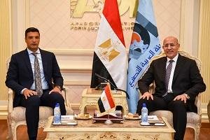 وزير الصناعة ورئيس العربية للت...