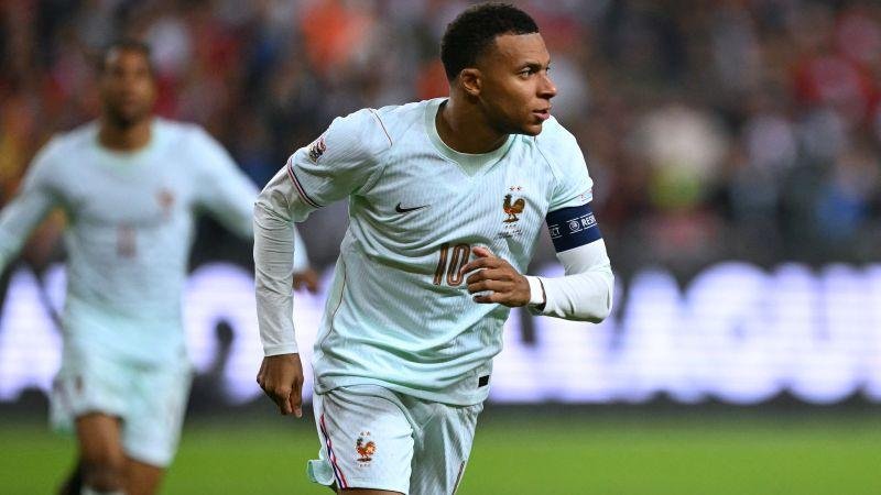 استبعاد مبابي من معسكر منتخب فرنسا.. وزيدان يوضّح السبب
