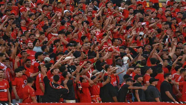 جماهير الأهلي تشعل أجواء مبارا...