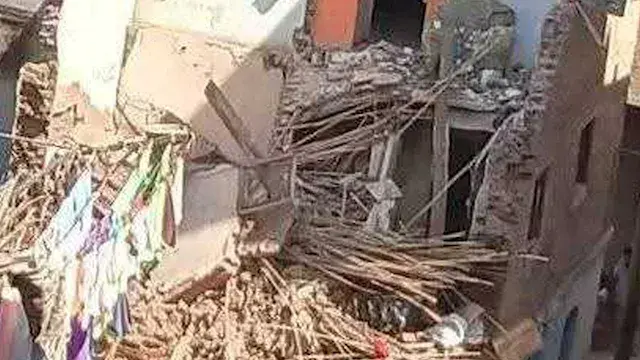 انهيار منزل من 3 طوابق في أبنو...