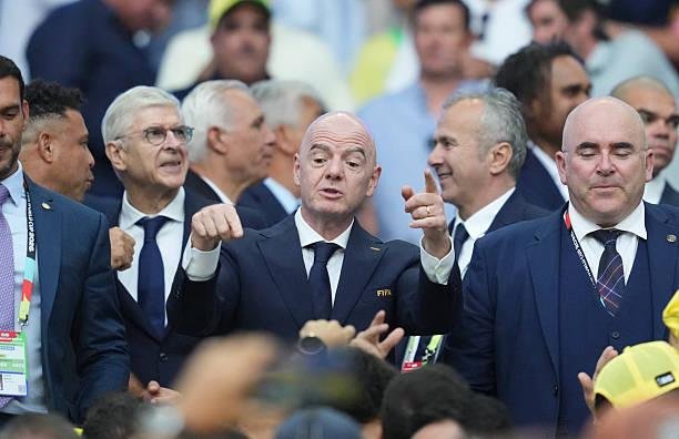 فيفا يرفض طلبًا «أخلاقيًا» لمص...