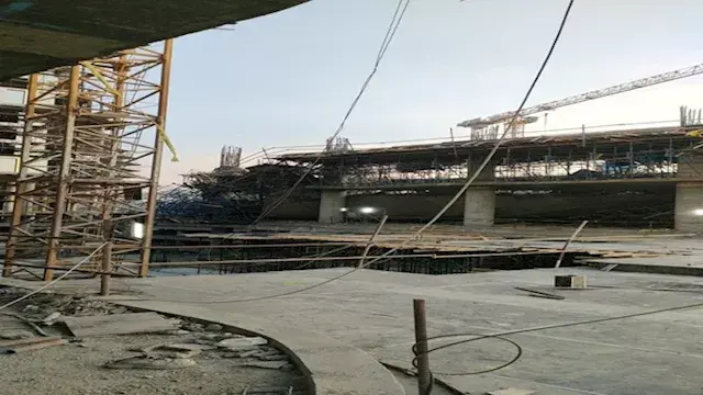 مصابان في انهيار جزئي داخل مشر...