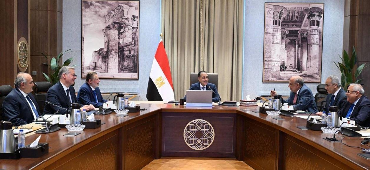 رئيس الوزراء يتابع جهود توفير...
