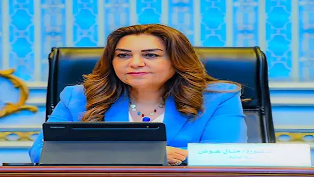 رياح محملة بالأتربة تضرب القاهرة والصعيد بداية من الغد.. و"البيئة" تحذر المواطنين