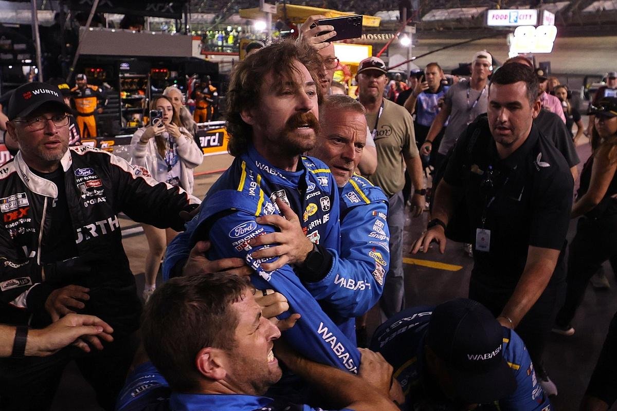Winners and losers from NASCAR's instant classic at Bristol