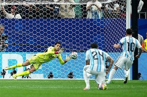 شوبير يكشف كواليس التصدي لركلة...