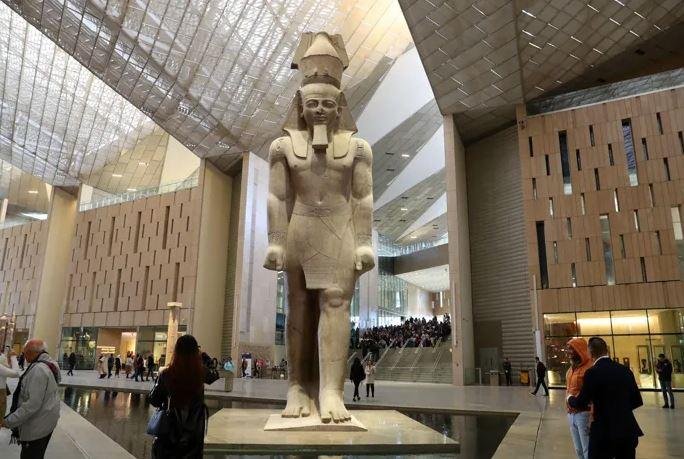 مصر تتوقع قفزة 717% في إيرادات...