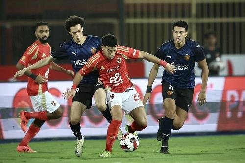 مسؤول بالأهلي: لا أحد يستطيع ف...