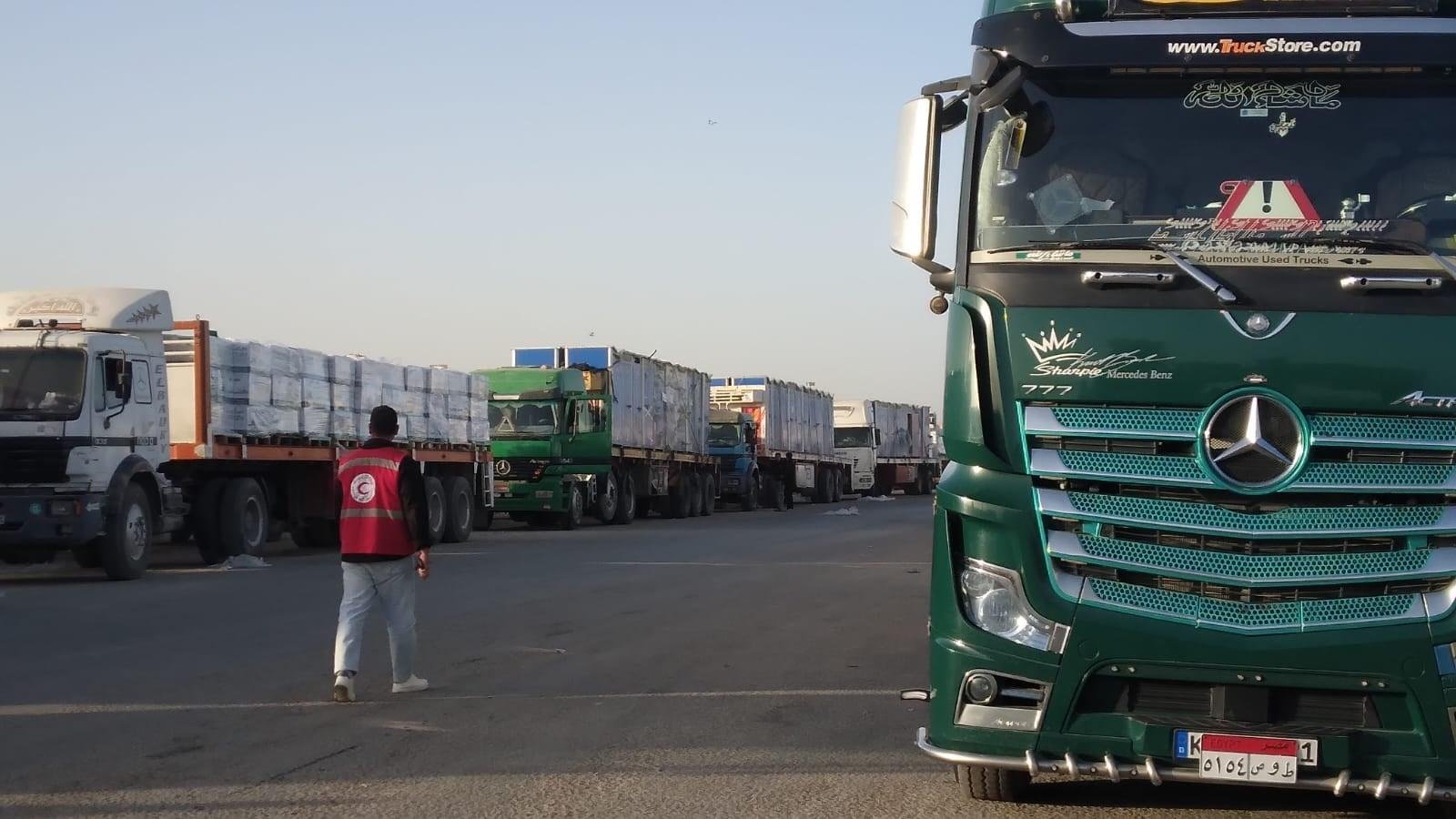 معبر رفح البري يواصل ضخ المساع...