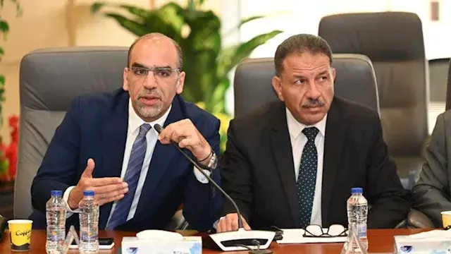 وزارة الصناعة تبحث مع شركات ال...