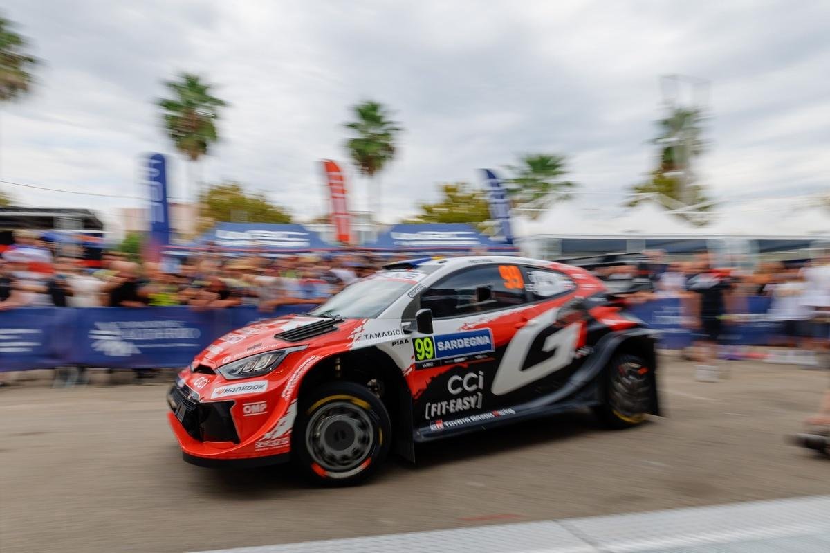 WRC Sardinia: Solberg storms to the lead to boost title chances