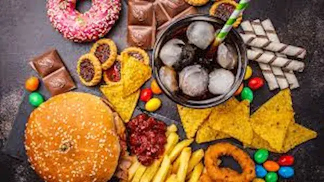5 أطعمة يجب تجنبها خلال موجات...