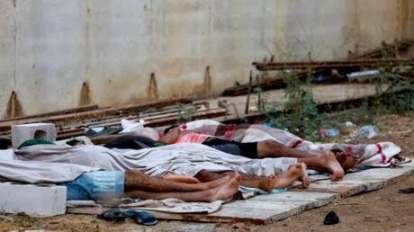نحو 10 آلاف مهاجر لا يزالون في...