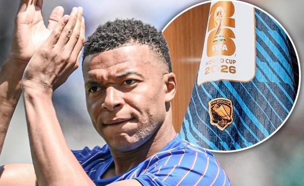 مبابي يبدأ مونديال 2026 بملصق...