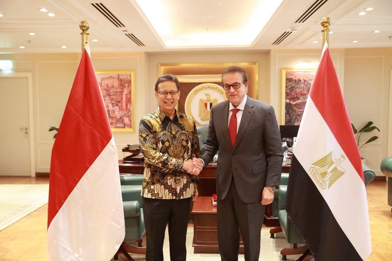 وزير الصحة يلتقي نظيره الإندونيسي لبحث الاستفادة من التجارب الناجحة في تمويل وتطوير المنظومات الصحية