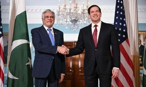 وزير الخارجية الأمريكي يستقبل...