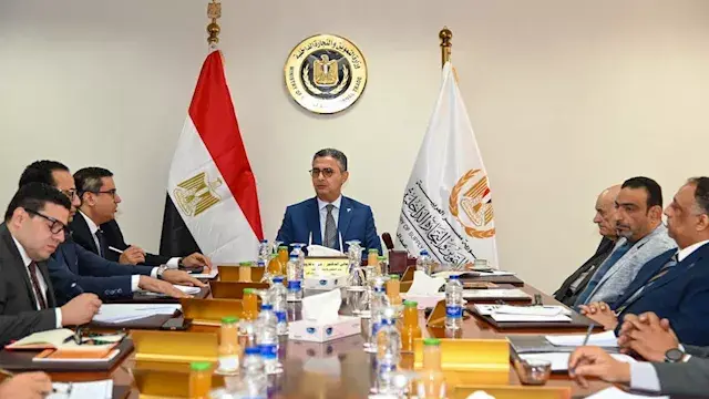 وزير التموين يبحث تكلفة الخبز...