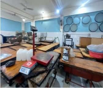 ضبط مصنع لإنتاج مستلزمات الأدخ...